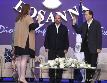 Acto de entrega de la ciudadanía nicaragüense y de la Orden Rubén Darío al pastor David Spencer