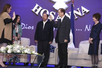 Acto de entrega de la ciudadanía nicaragüense y de la Orden Rubén Darío al pastor David Spencer