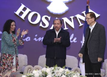 Acto de entrega de la ciudadanía nicaragüense y de la Orden Rubén Darío al pastor David Spencer