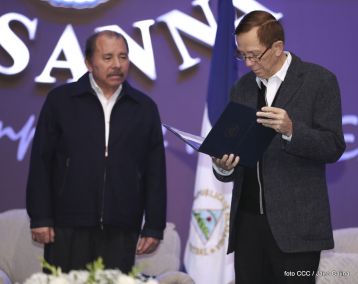 Acto de entrega de la ciudadanía nicaragüense y de la Orden Rubén Darío al pastor David Spencer