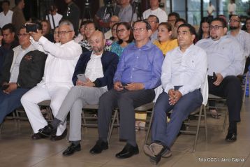Acto de entrega de la ciudadanía nicaragüense y de la Orden Rubén Darío al pastor David Spencer