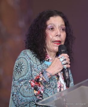 Acto de entrega de la ciudadanía nicaragüense y de la Orden Rubén Darío al pastor David Spencer