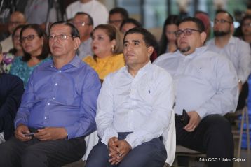 Acto de entrega de la ciudadanía nicaragüense y de la Orden Rubén Darío al pastor David Spencer