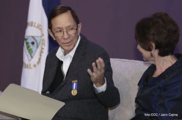 Acto de entrega de la ciudadanía nicaragüense y de la Orden Rubén Darío al pastor David Spencer