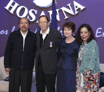 Acto de entrega de la ciudadanía nicaragüense y de la Orden Rubén Darío al pastor David Spencer