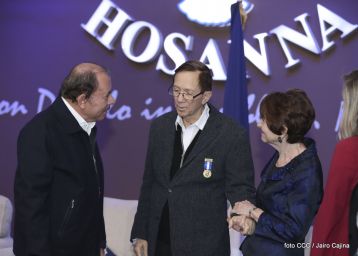 Acto de entrega de la ciudadanía nicaragüense y de la Orden Rubén Darío al pastor David Spencer