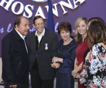 Acto de entrega de la ciudadanía nicaragüense y de la Orden Rubén Darío al pastor David Spencer