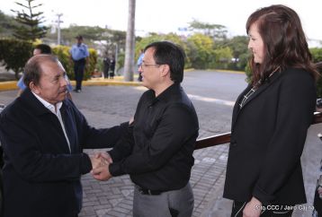 Acto de entrega de la ciudadanía nicaragüense y de la Orden Rubén Darío al pastor David Spencer