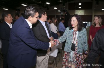 Acto de entrega de la ciudadanía nicaragüense y de la Orden Rubén Darío al pastor David Spencer