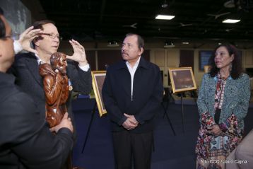 Acto de entrega de la ciudadanía nicaragüense y de la Orden Rubén Darío al pastor David Spencer