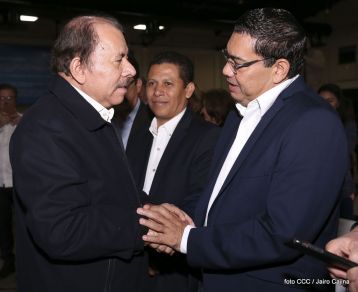 Acto de entrega de la ciudadanía nicaragüense y de la Orden Rubén Darío al pastor David Spencer