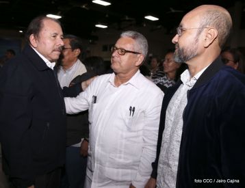 Acto de entrega de la ciudadanía nicaragüense y de la Orden Rubén Darío al pastor David Spencer