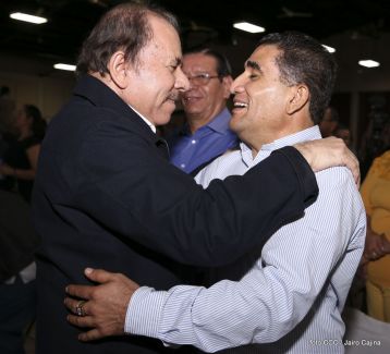 Acto de entrega de la ciudadanía nicaragüense y de la Orden Rubén Darío al pastor David Spencer