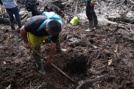 EN FOTOS: Ejército de Nicaragua trabaja para sofocar incendio en Indio Maíz