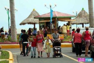 Familias disfrutan su domingo en Parque Luis Alfonso y Puerto Salvador Allende