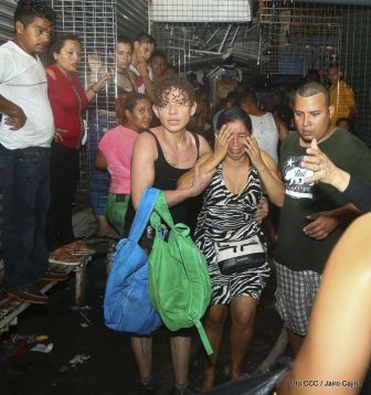 Voraz incendio en el Mercado Oriental