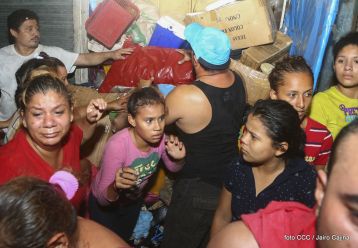 Voraz incendio en el Mercado Oriental