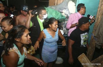 Voraz incendio en el Mercado Oriental