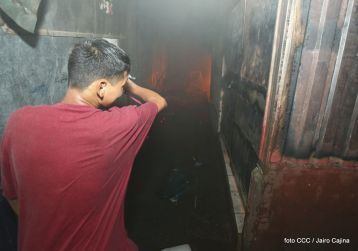 Voraz incendio en el Mercado Oriental