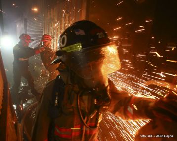 Voraz incendio en el Mercado Oriental