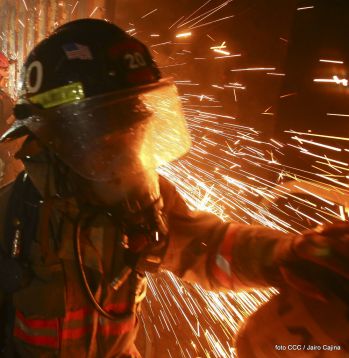 Voraz incendio en el Mercado Oriental
