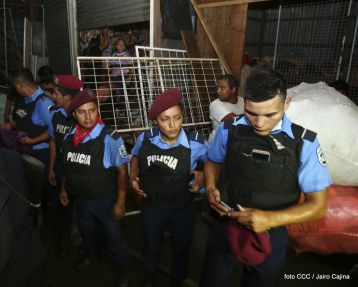 Voraz incendio en el Mercado Oriental