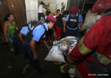 Voraz incendio en el Mercado Oriental