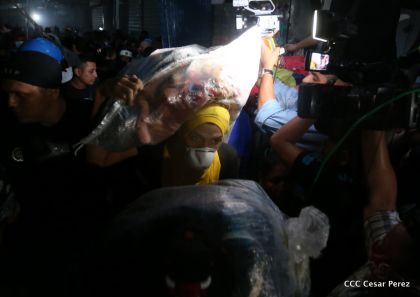 Voraz incendio en el Mercado Oriental