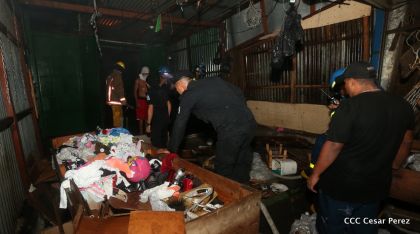 Voraz incendio en el Mercado Oriental