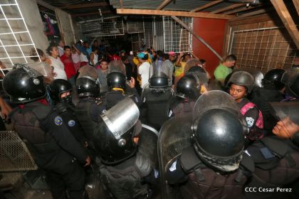 Voraz incendio en el Mercado Oriental