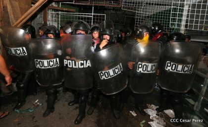 Voraz incendio en el Mercado Oriental
