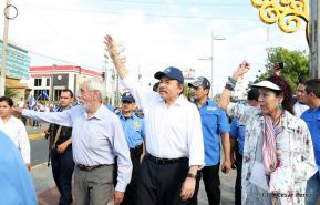 Miles claman por la Paz y la No Violencia