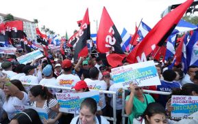 Miles claman por la Paz y la No Violencia