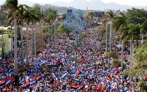 Miles claman por la Paz y la No Violencia