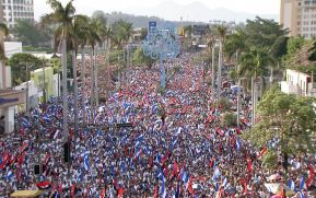 Miles claman por la Paz y la No Violencia