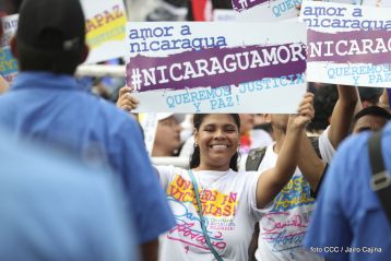 Miles claman por la Paz y la No Violencia