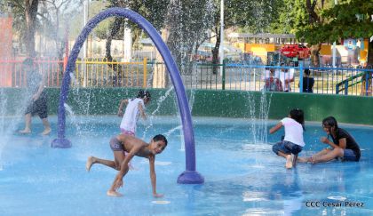 Familias celebran en paz y amor el primero de Mayo en espacios de recreación construidos por el Gobierno