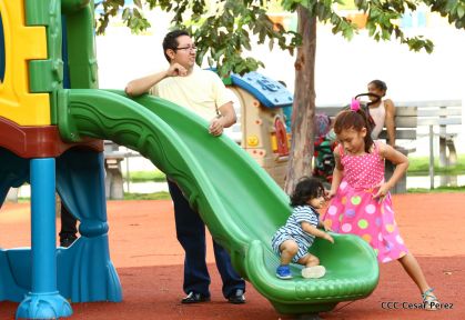 Familias celebran en paz y amor el primero de Mayo en espacios de recreación construidos por el Gobierno