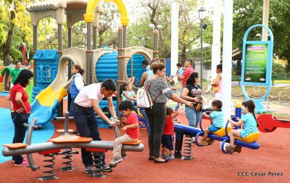 Familias celebran en paz y amor el primero de Mayo en espacios de recreación construidos por el Gobierno