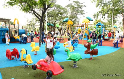 Familias celebran en paz y amor el primero de Mayo en espacios de recreación construidos por el Gobierno