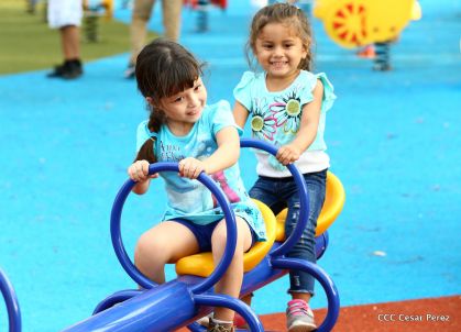 Familias celebran en paz y amor el primero de Mayo en espacios de recreación construidos por el Gobierno