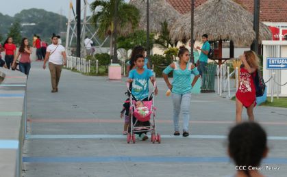 Familias celebran en paz y amor el primero de Mayo en espacios de recreación construidos por el Gobierno