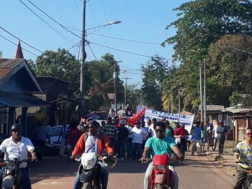 Caminatas y oraciones por la paz en el Día de la Dignidad Nacional