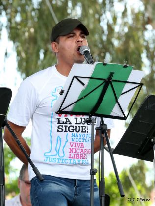 Daniel y Rosario se funden en abrazo solidario con las Madres en Oración y Cantata por la Paz