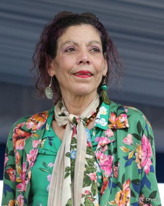 Daniel y Rosario se funden en abrazo solidario con las Madres en Oración y Cantata por la Paz