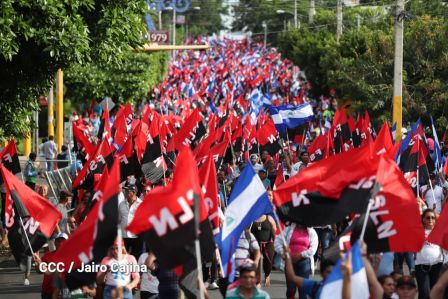 Daniel y Rosario se funden en abrazo solidario con las Madres en Oración y Cantata por la Paz