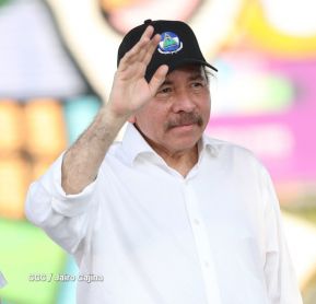 Daniel y Rosario se funden en abrazo solidario con las Madres en Oración y Cantata por la Paz