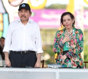 Daniel y Rosario se funden en abrazo solidario con las Madres en Oración y Cantata por la Paz
