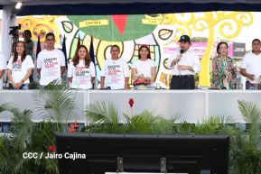 Daniel y Rosario se funden en abrazo solidario con las Madres en Oración y Cantata por la Paz