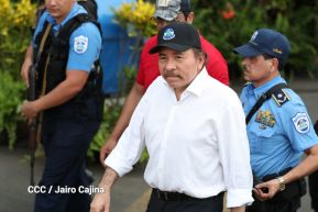 Daniel y Rosario se funden en abrazo solidario con las Madres en Oración y Cantata por la Paz